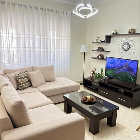 Sofia'S Modern Apartment Гірокастра Екстер'єр фото